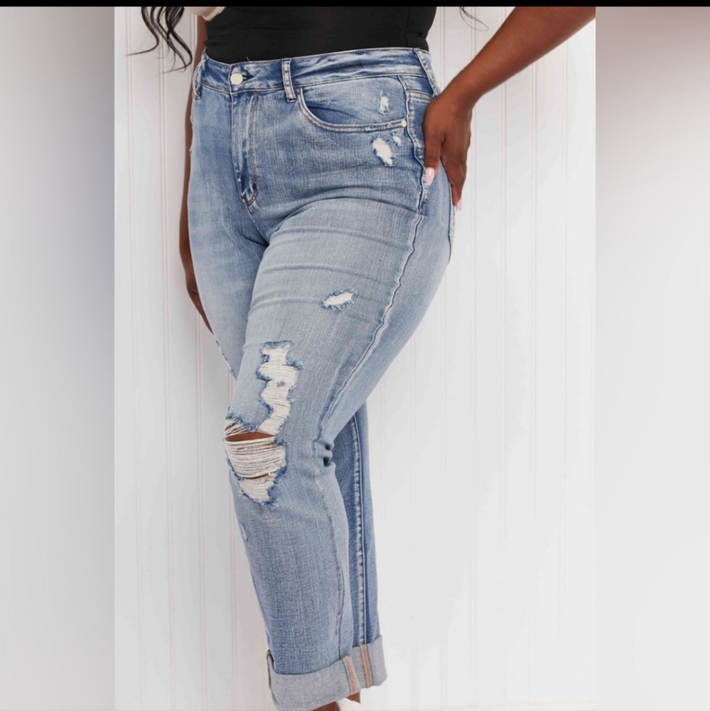 Judy Blue “Fiona” double cuffed distressed boyfriend jeans NEW